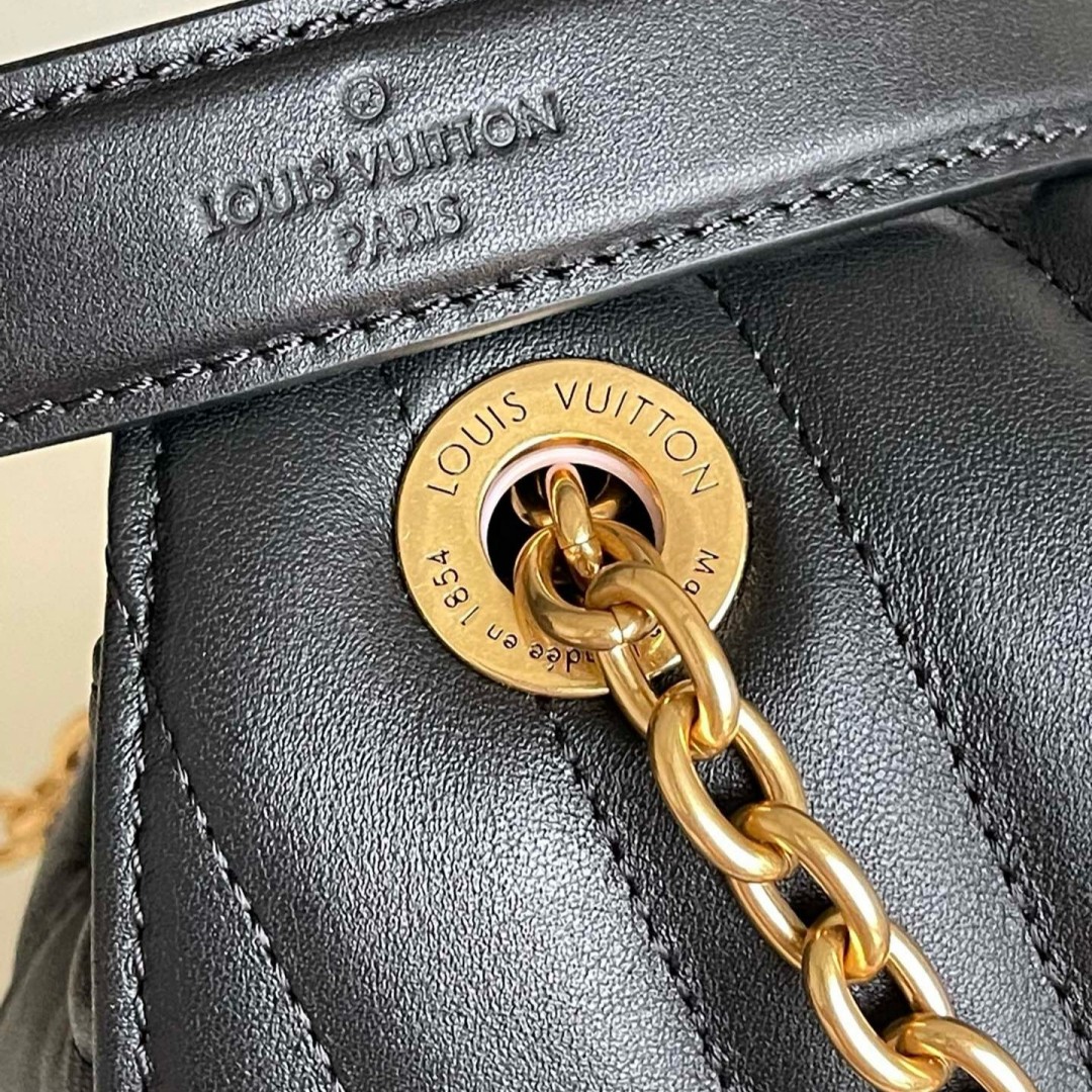 LOUIS VUITTON Calfskin Black New Wave Chain Bag MM