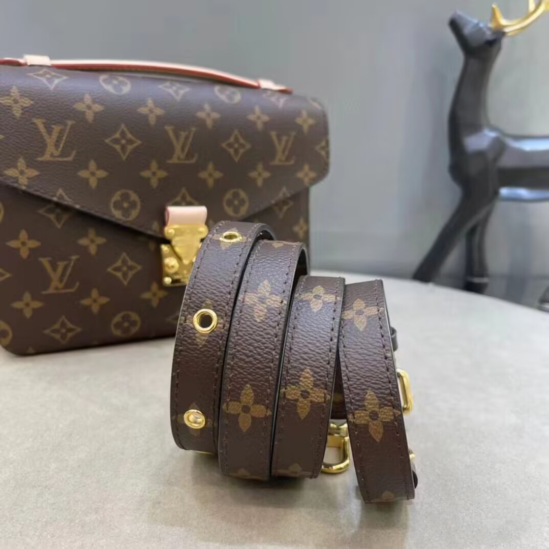 Louis Vuitton POCHETTE METIS Handbag