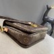 Louis Vuitton POCHETTE METIS Handbag