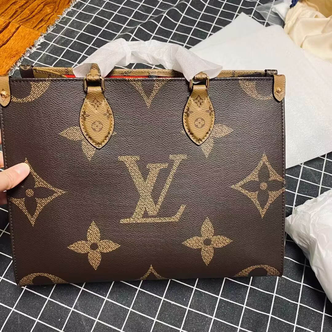 Louis Vuitton ONTHEGO Medium Handbag