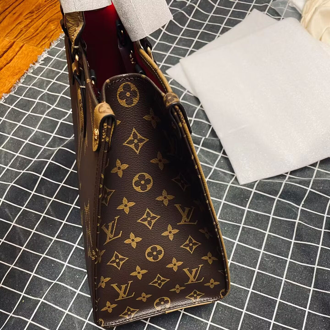 Louis Vuitton ONTHEGO Medium Handbag