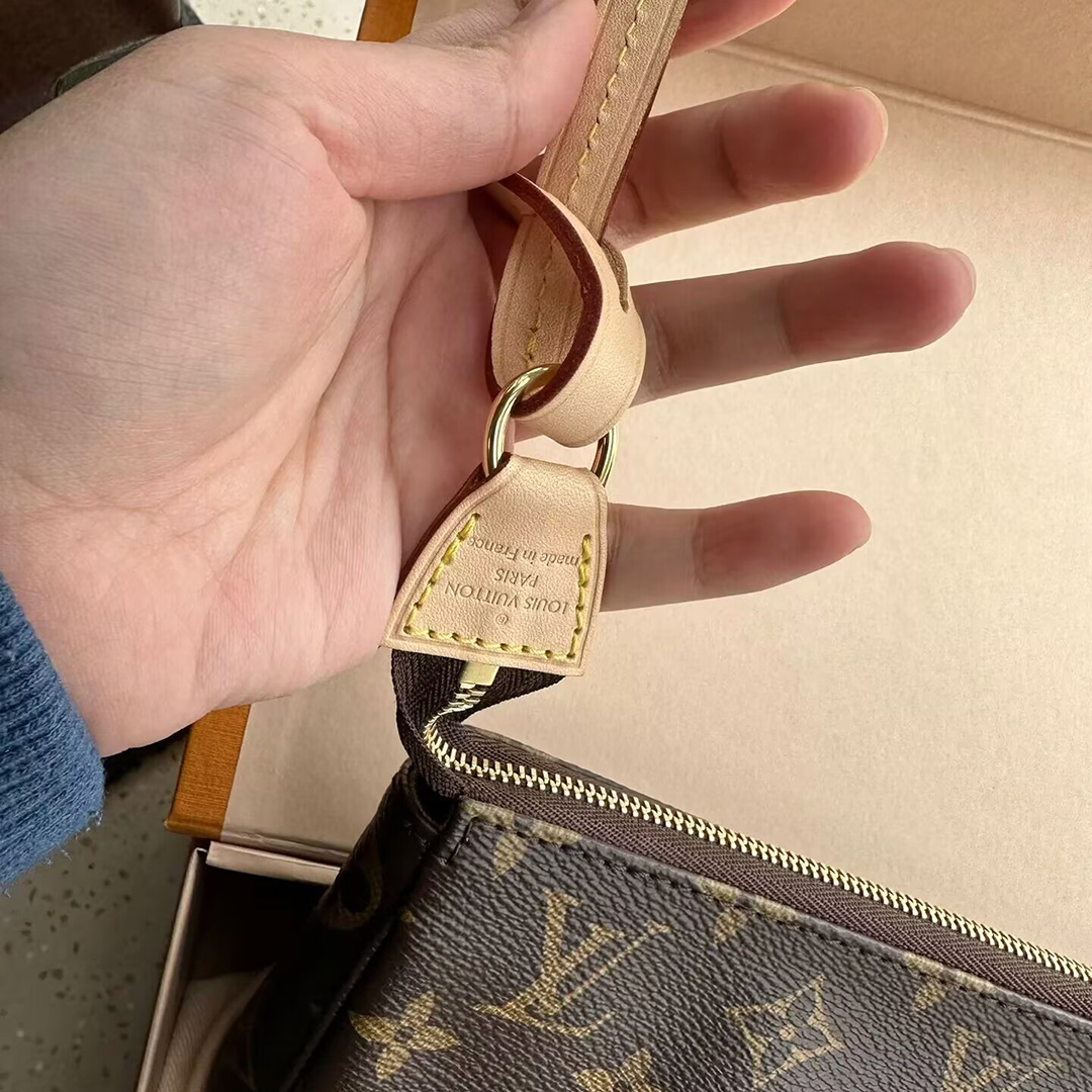 Louis Vuitton Classic Accessory Bag in Cow Leather Styling