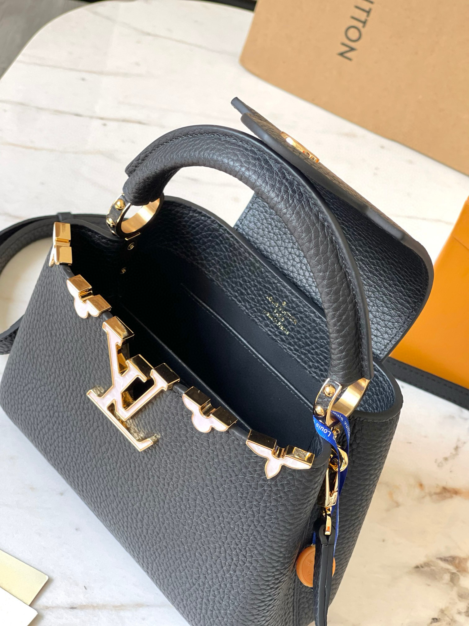 Louis Vuitton LV Capucines MINI